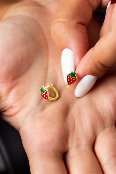 Çilek Figürlü Gümüş Çocuk J Küpe