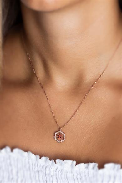 Garnet Taşlı Çiçek Gümüş Kolye