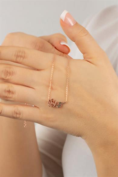 Gül Figürlü Gümüş Kolye