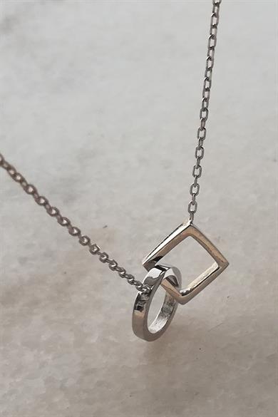 Minimal Kare Halka Gümüş Kolye