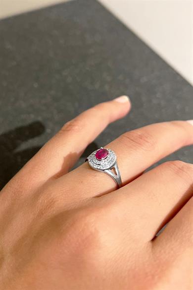 Oval Ruby Taşlı Gümüş Yüzük
