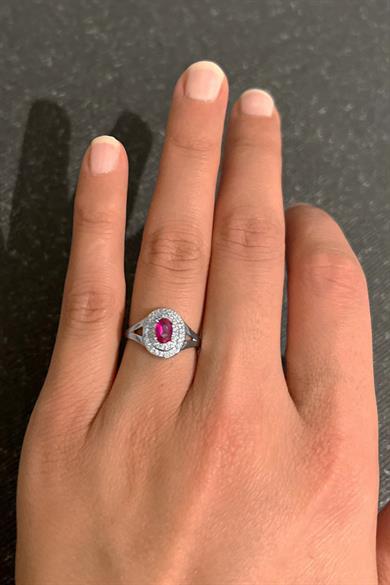 Oval Ruby Taşlı Gümüş Yüzük