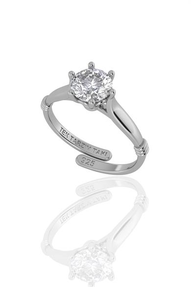 Tek Taş Pırlanta Montürlü Gümüş Yüzük