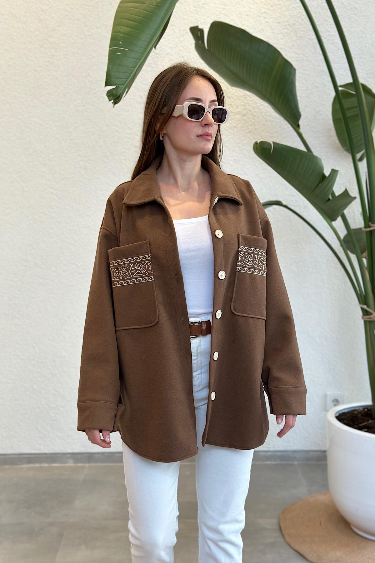 Oversize Cepleri Nakış Detaylı Tasarım  Kaşe Gömlek