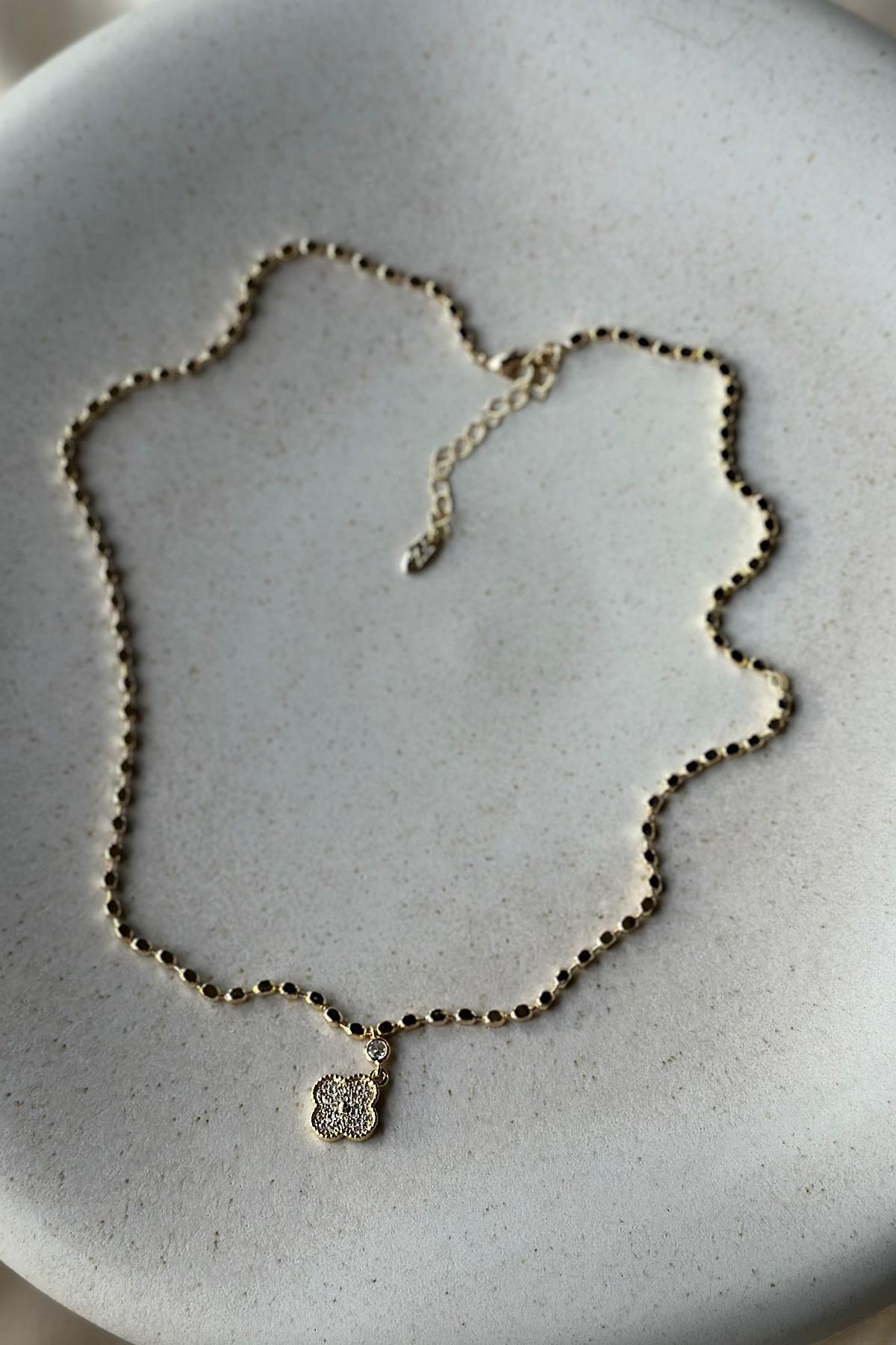 Premium Design Yonca Charm Sallantılı Altın Kaplama Kolye