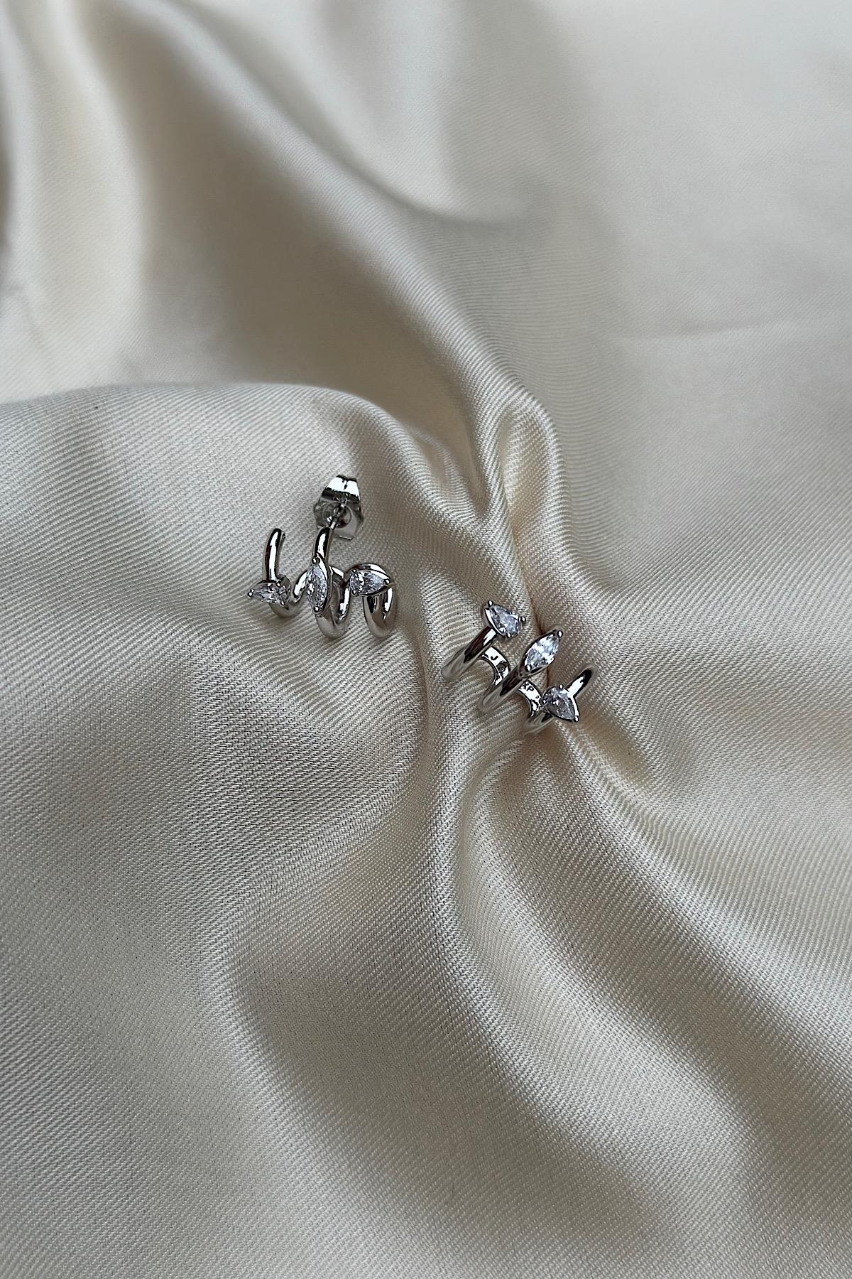 18K Altın Kaplama Minimal Trio Tasarım Zarif 3 Sıra Küpe