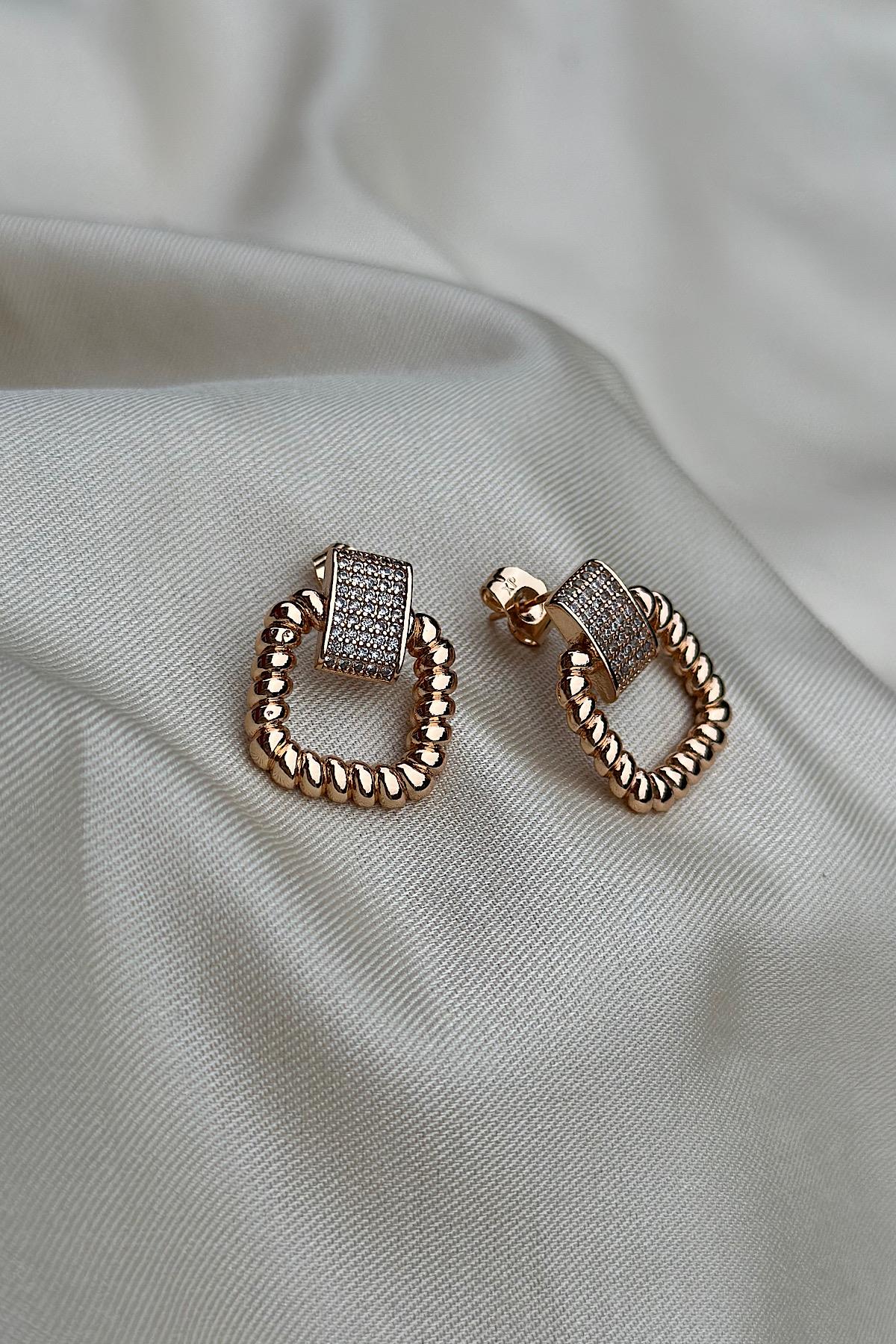 18K Altın Kaplama Taş Detaylı Kare Burgu Küpe