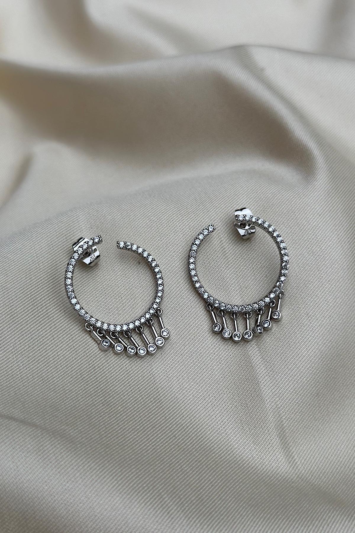 Rodyum Kaplama Taş Sallantılı Yuvarlak Küpe