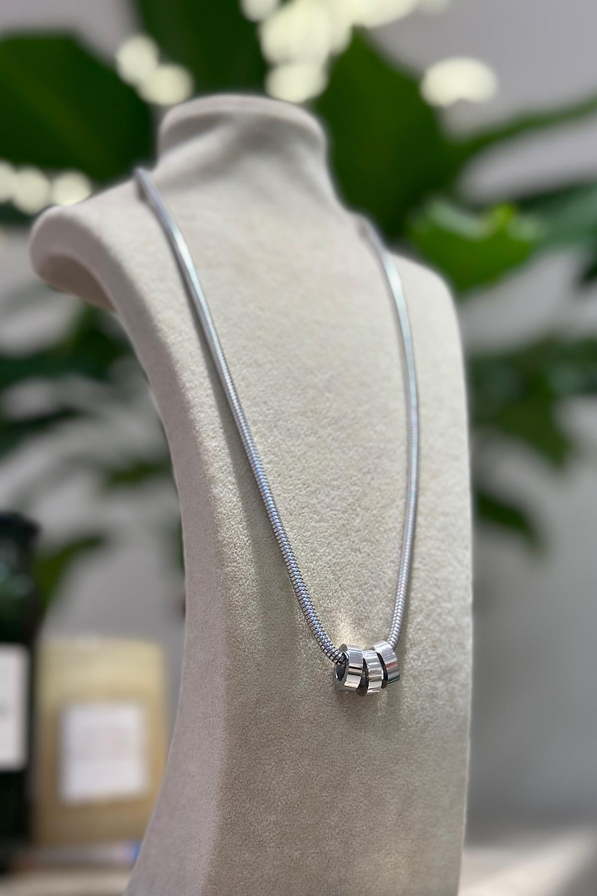 Cartier Model 3'lü Halka Uç Balık Sırtı Zincirli Çelik Kolye