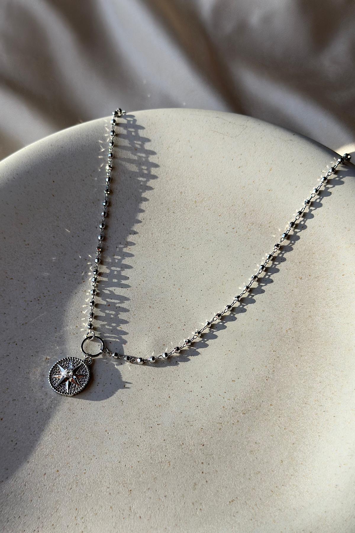 Premium Design Kuzey Yıldızı Charm Sallantılı Tasarım Kolye