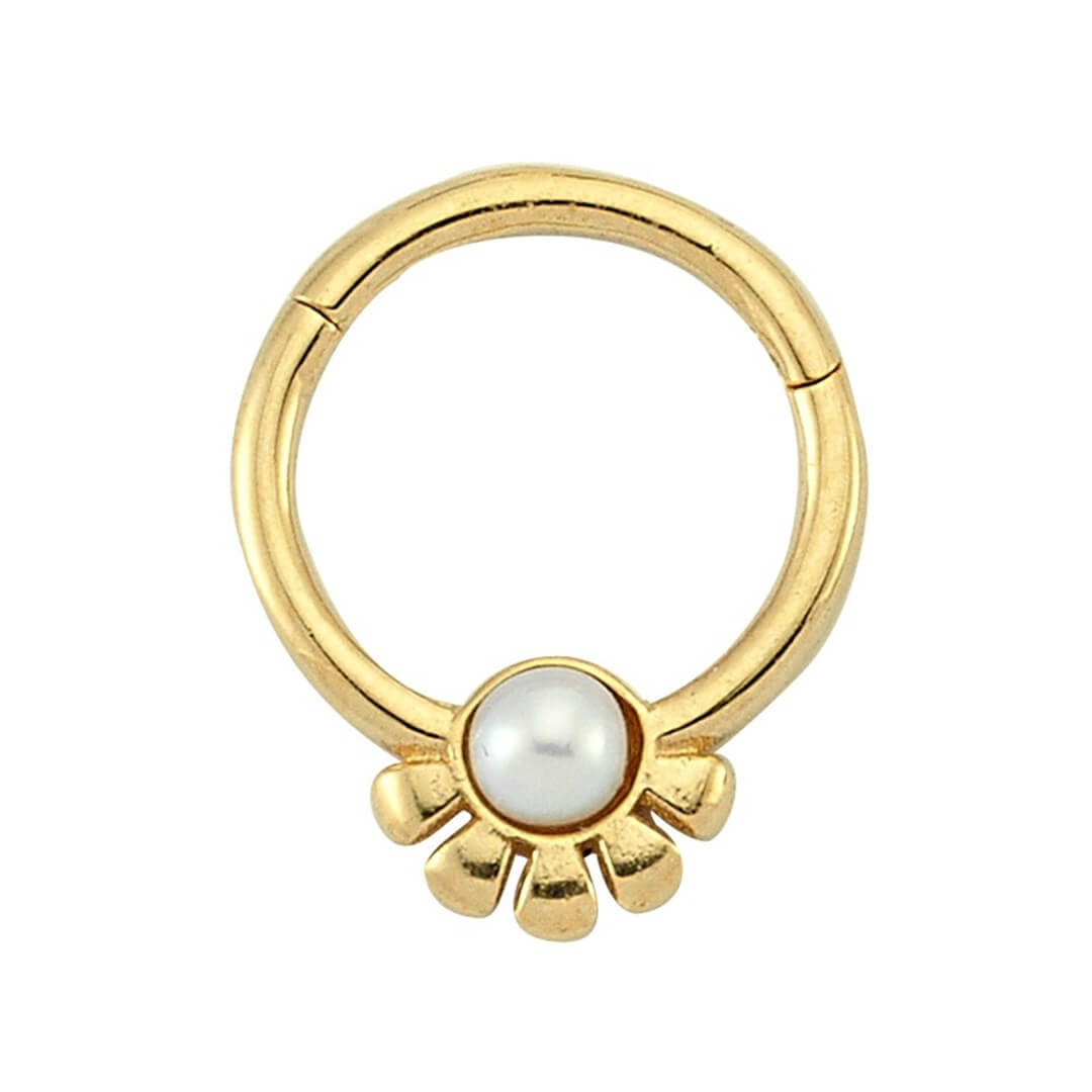 Altın Halka Piercing – İnci ve Yarım Papatya