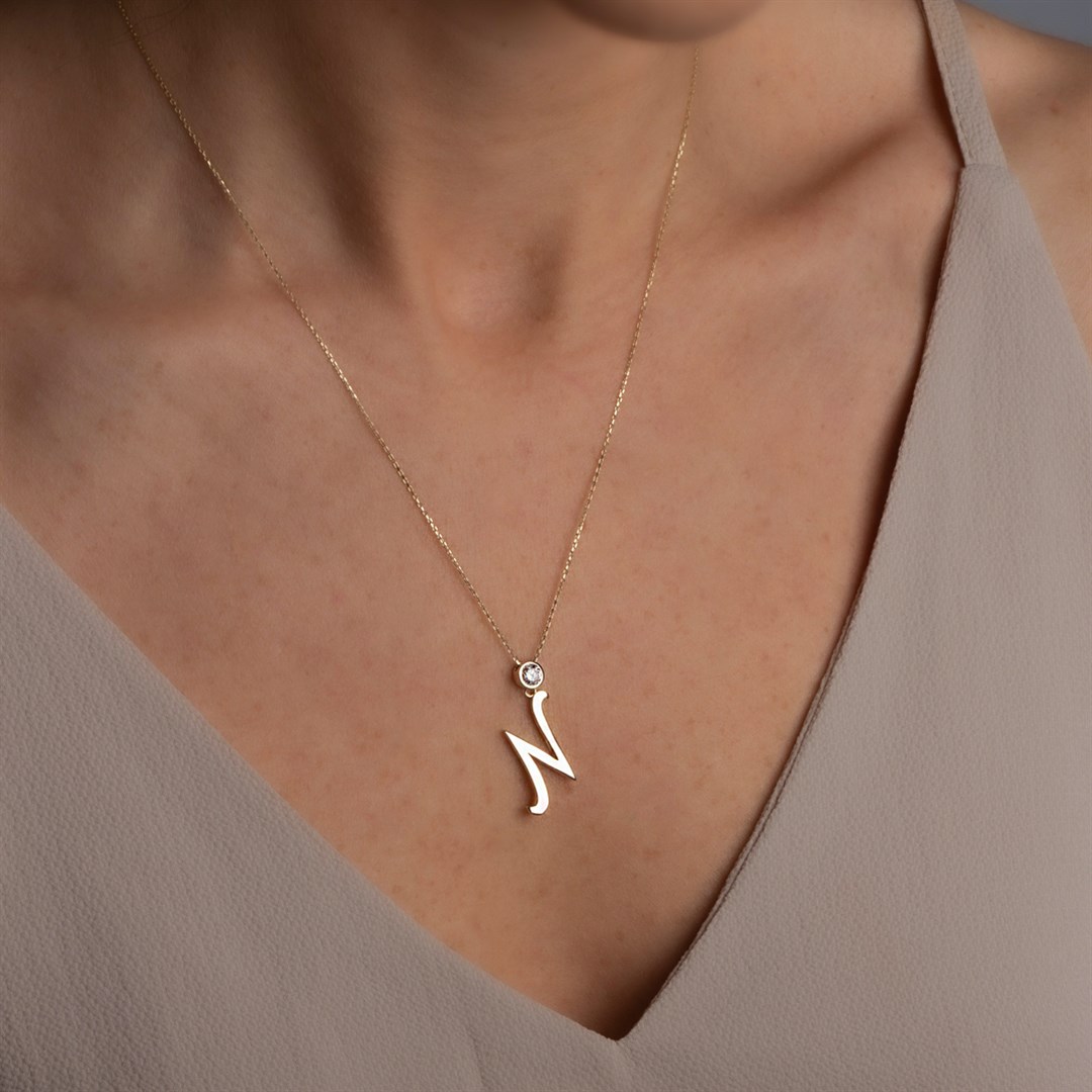 Tek Taş Harf Altın Kolye – Persona N Harfi