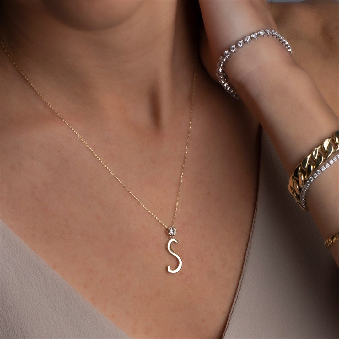 Tek Taş Harf Altın Kolye – Persona S Harfi