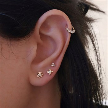 Halka Altın Piercing – Sekiz Taşlı