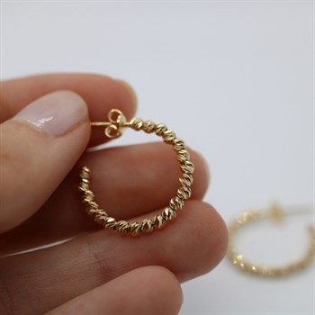 Kalemli Toplu Halka Altın Küpe – 2.5 cm