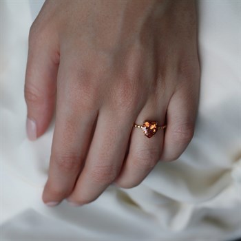 Kalp Kesim Altın Yüzük-Turuncu Taşlı