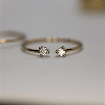 Mini İki Taş Altın Yüzük – Petite Zirkonia