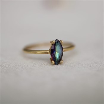 Mistik Topaz Markiz Kesim Altın Yüzük – 4×8 mm