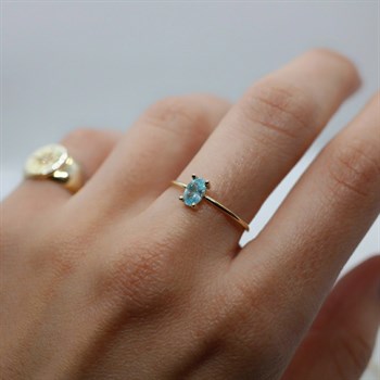 Oval Kesim Altın Yüzük – Sky Blue Topaz