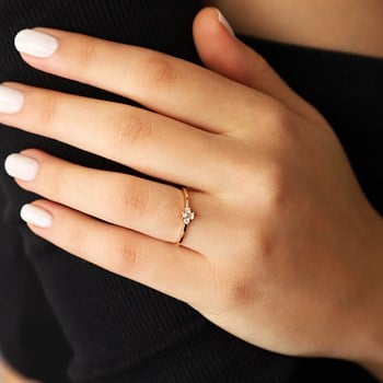 Pırlantalı Altın Yüzük – Sienna