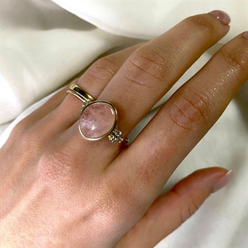 Pırlantalı Morganit Altın Yüzük – Margaret