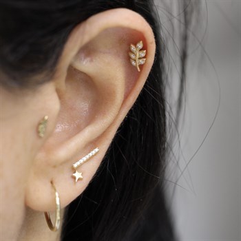 Tragus Helix Piercing – Taşlı Zeytin Dalı