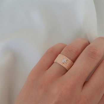 Yıldız Taşlı Altın Yüzük