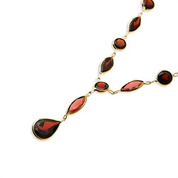 Garnet Sıra Sallantılı Altın Kolye