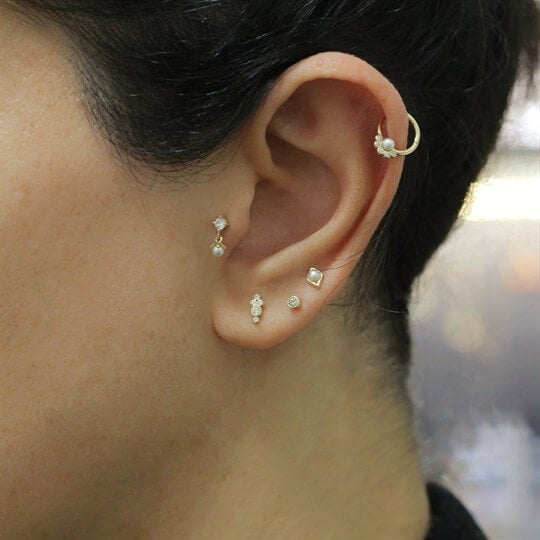 Helix Altın Piercing – İnci ve Karo