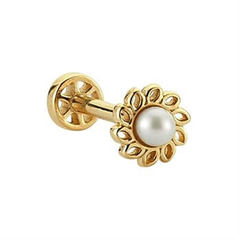 Altın Piercing – Motifli İnci Papatya