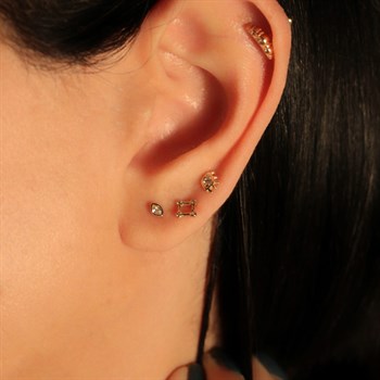 Altın Piercing – Üç Taşlı Mekik