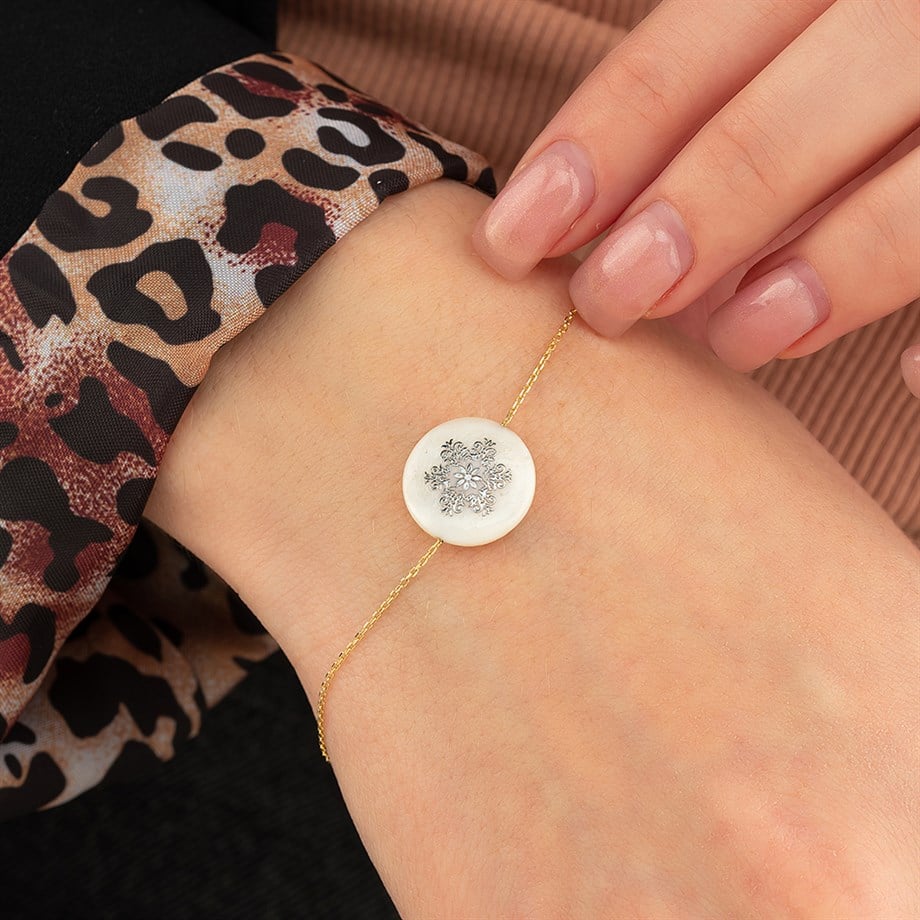 14 Ayar Altın Kartanesi Detaylı Sedef Bileklik