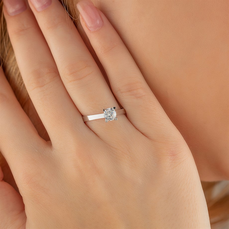 8 Ayar Altın Tektaş Modeli  Yüzük