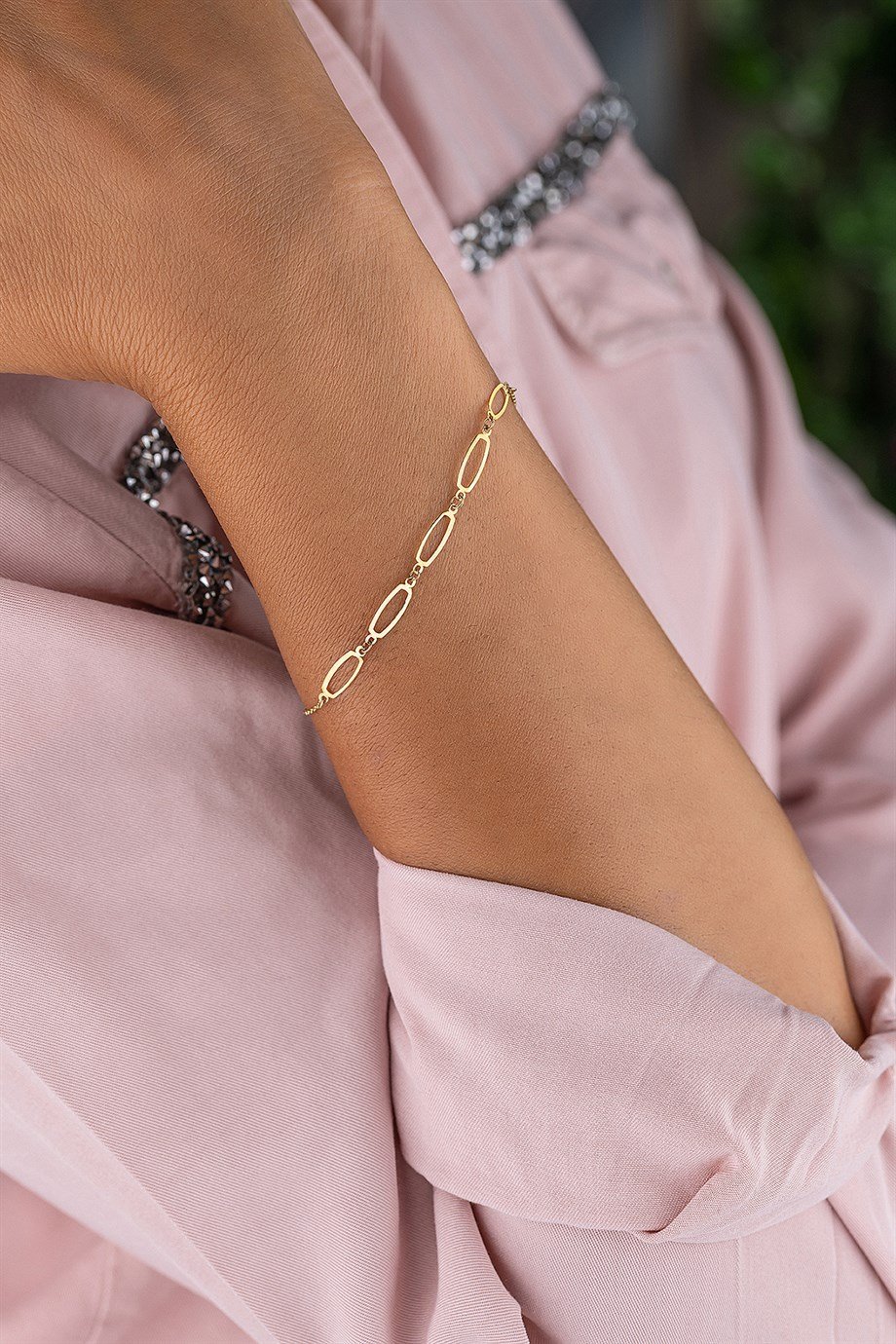 Beşli Modern ve Şık Oval Halkalar 14 Ayar Altın Bileklik