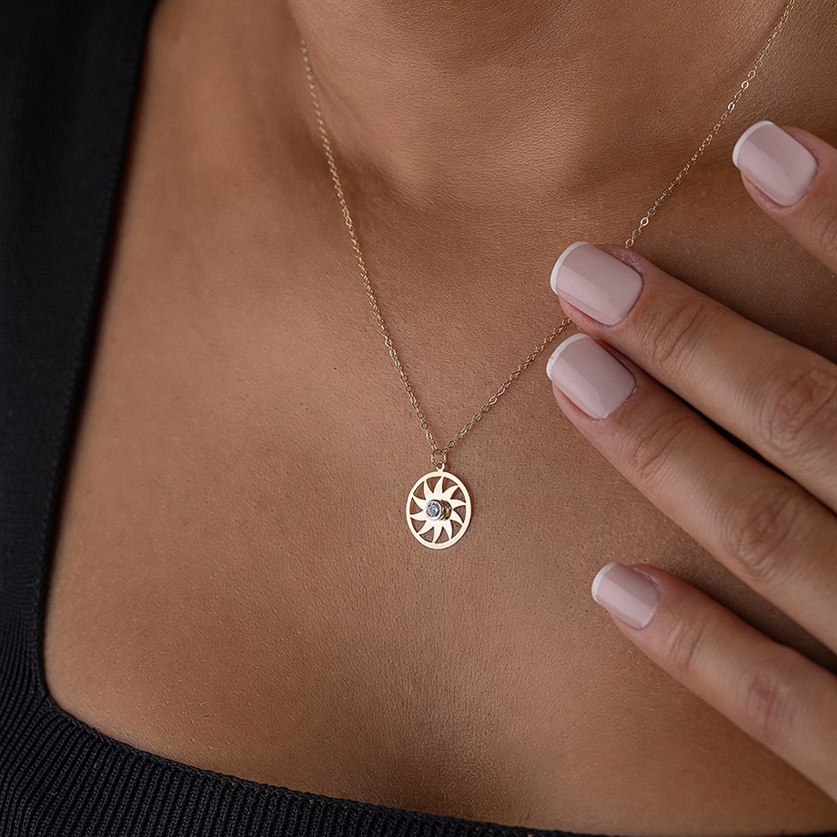 Güneş Modelli ve Zirkon Taşlı Zarif 14 Ayar Altın Kadın Kolyesi