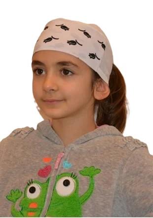 Desenli Beyaz Çocuk Bone