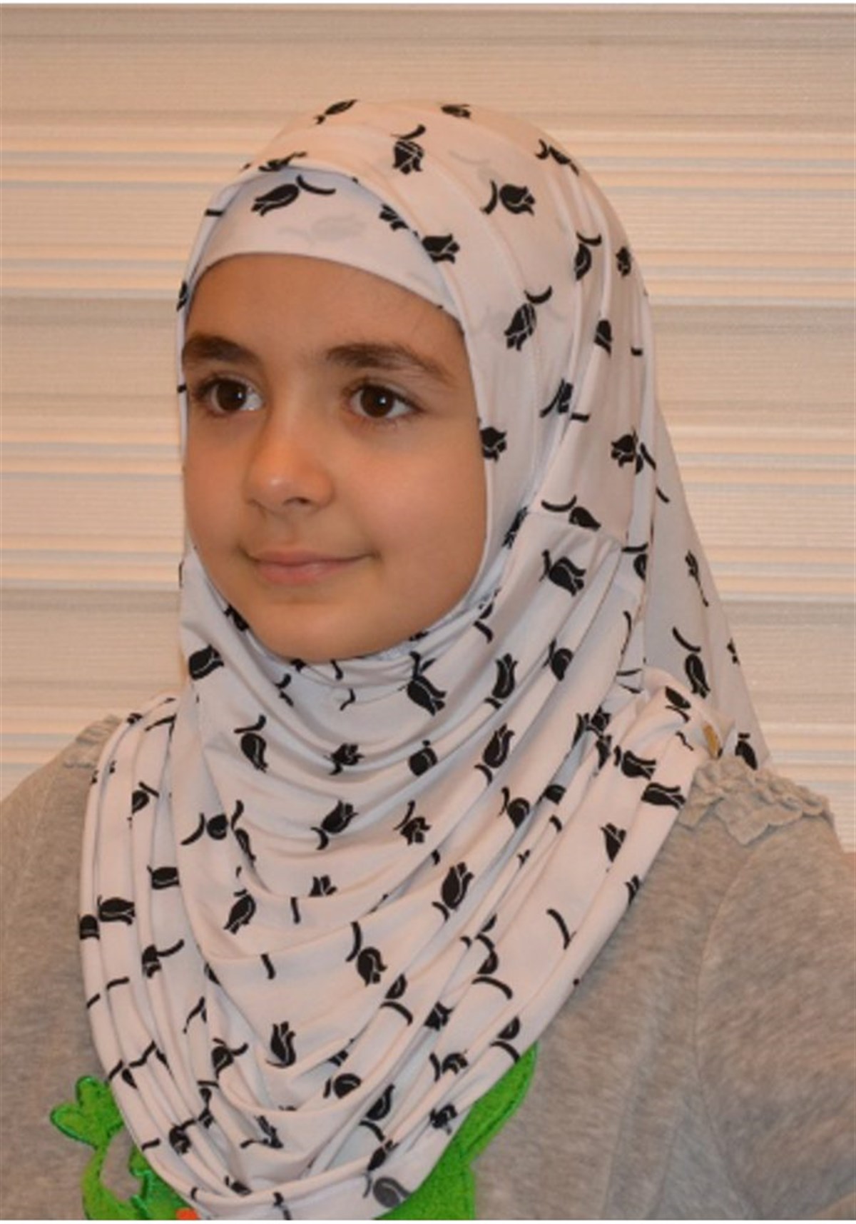 Firdevs Çocuk Pratik Eşarp Siyah Lale