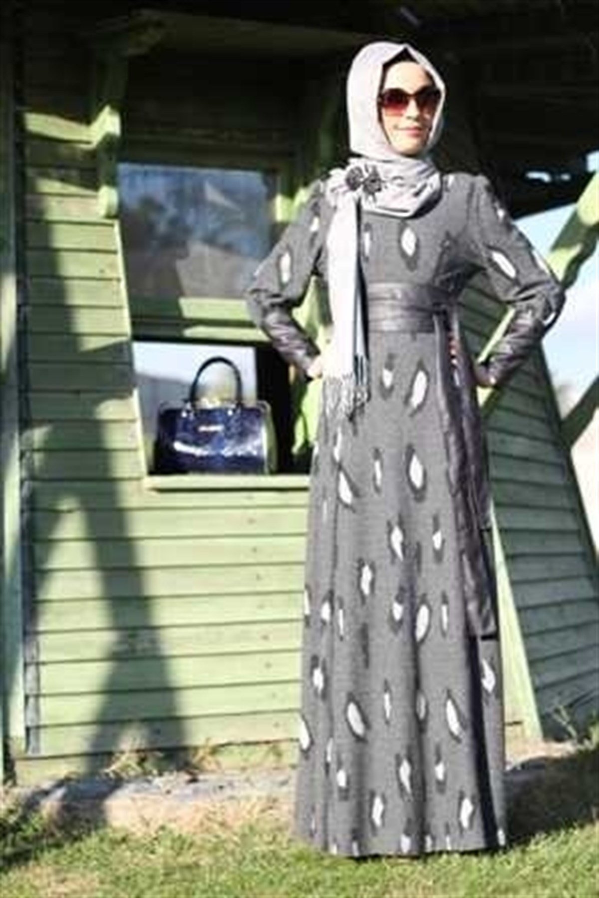 Füme Rengi Desenli Elbise