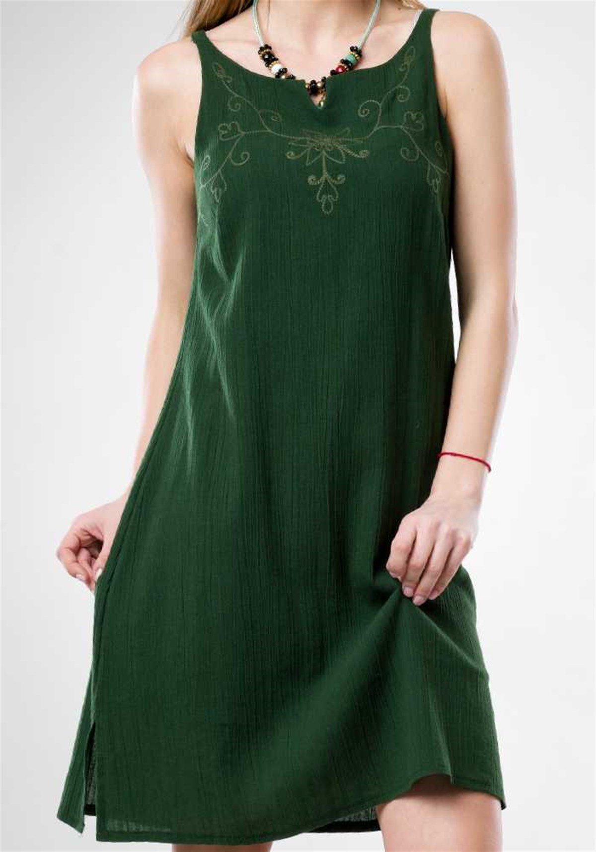 Kolsuz Yeşil Elbise