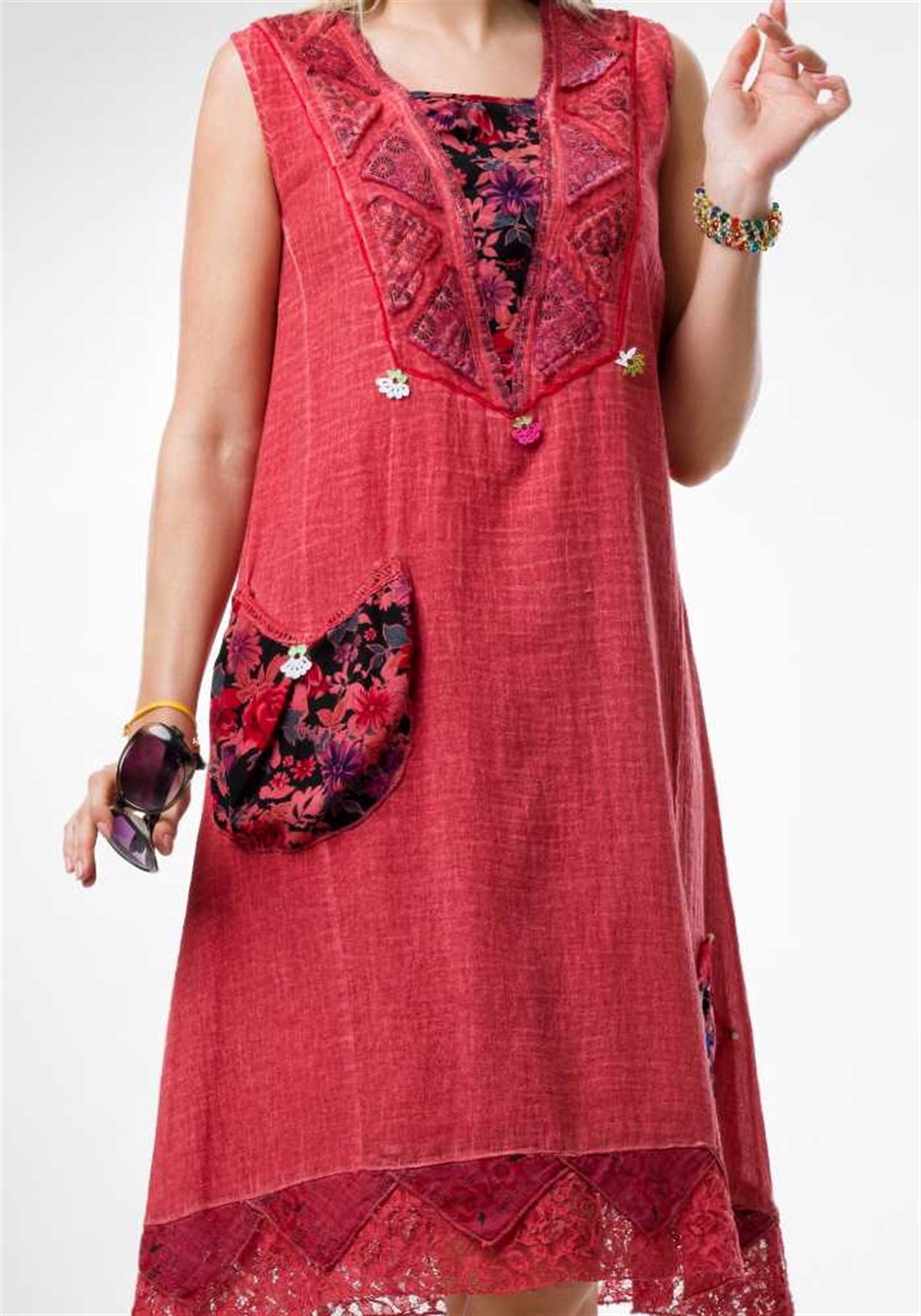 Oyalı Kolsuz Elbise