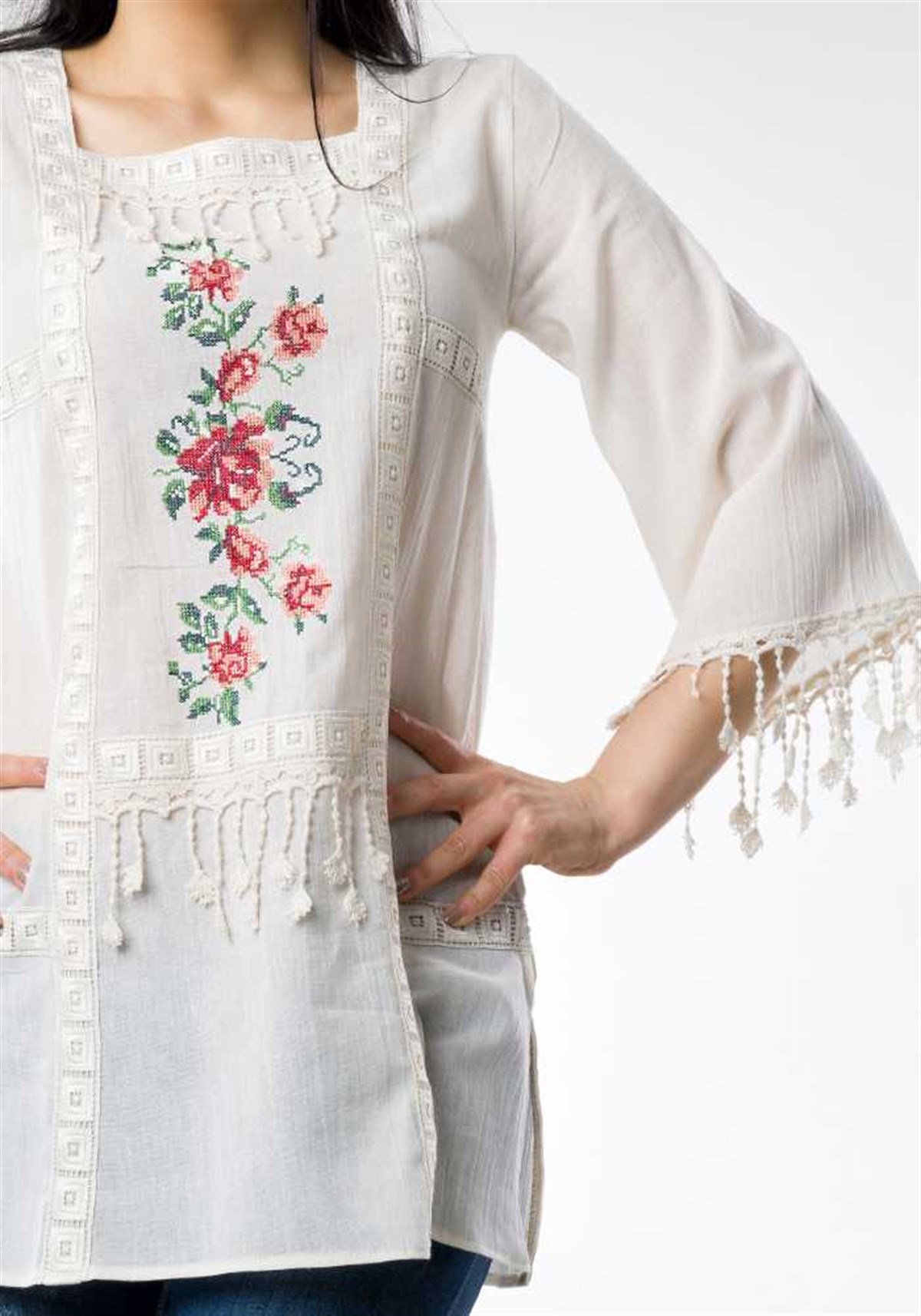 Volanlı Beyaz Tunik