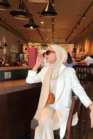 Beyza Bulut Göcer Daily Penye Şal Krem