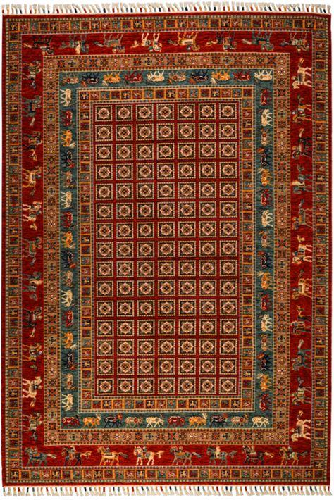 Çam Halı Sultani 823 Kırmızı Yün ve Bambu ile Özel Tezgahlarda Üretilen Otantik Desenli El Emeği Modern Uşak Halısı