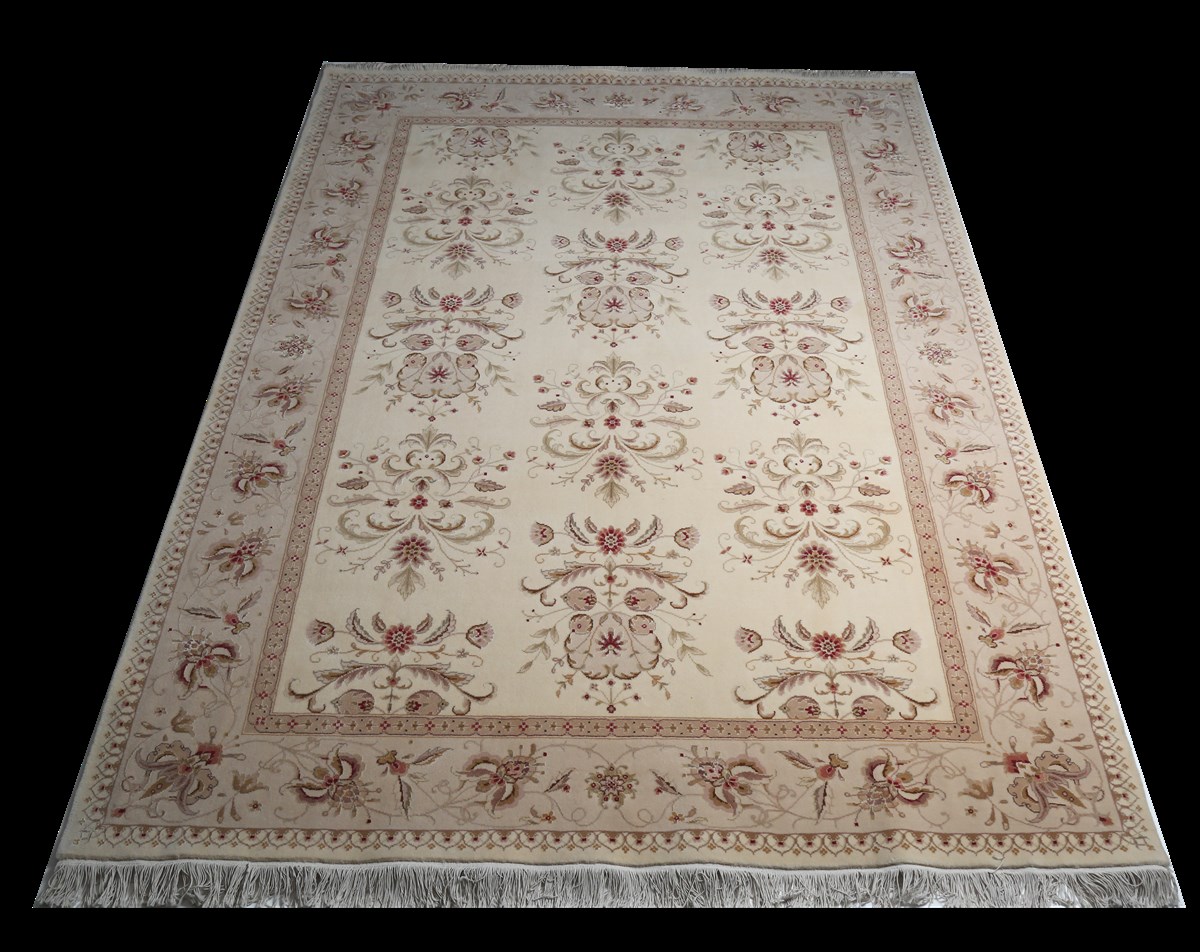 Çam Halı Ferhadyan FS TL512 Krem Bej Klasik Desen Yün ve İpek El Dokuması Halı