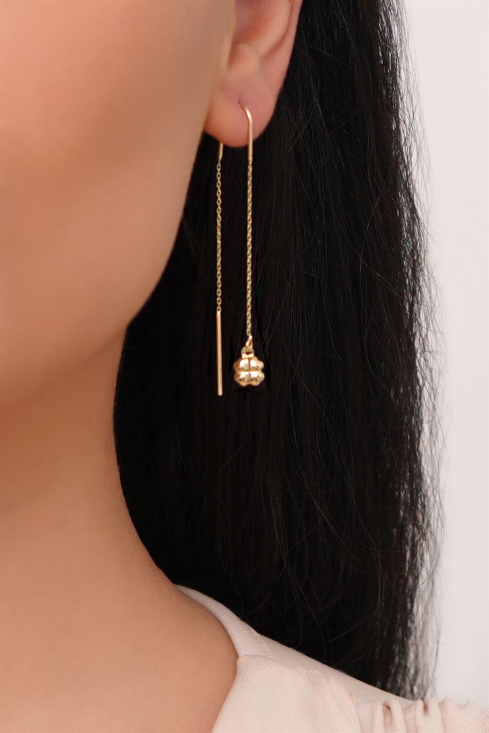 Altın Sallantılı Yonca Küpe