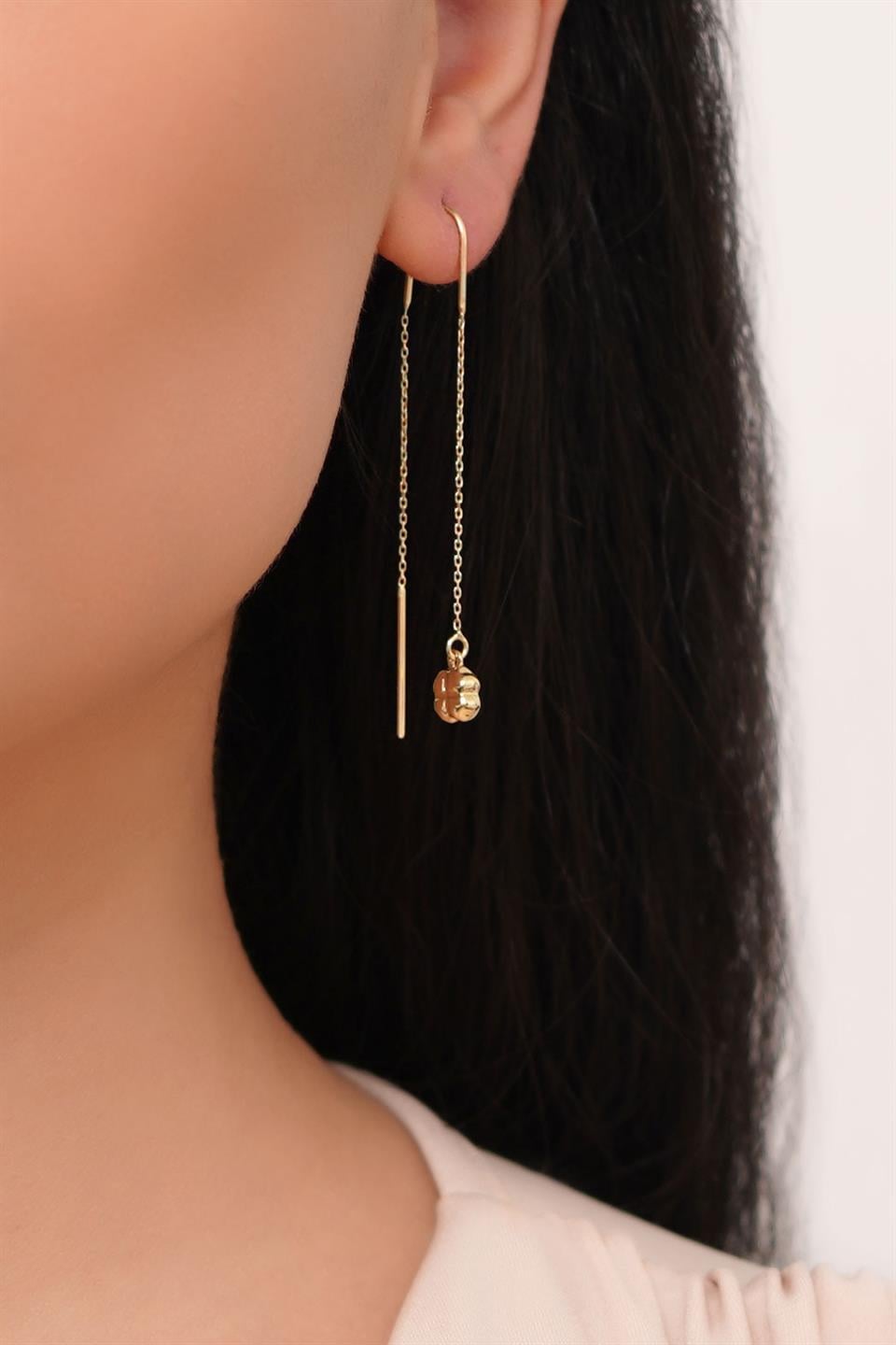 Altın Sallantılı Yonca Küpe