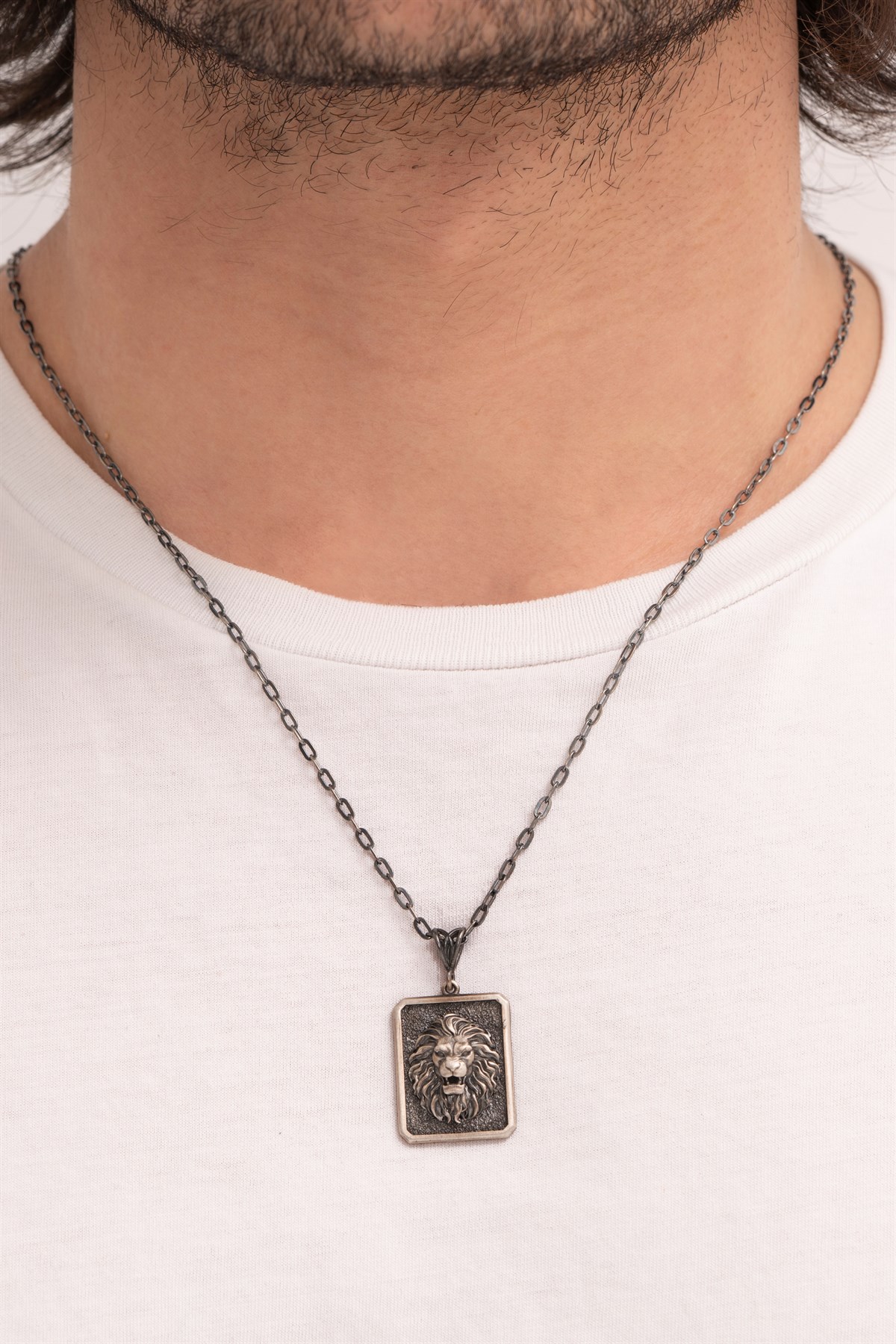 Gümüş Aslan Figürlü Erkek Kolye