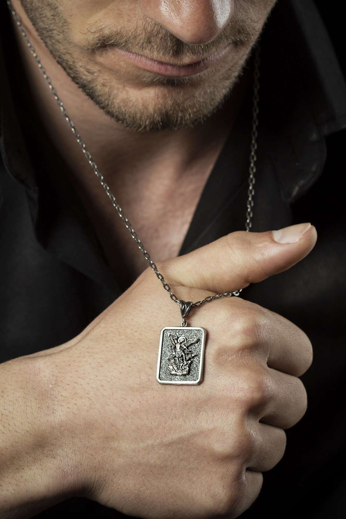 Gümüş Adalet Tanrıçası Themis Figürlü Kolye