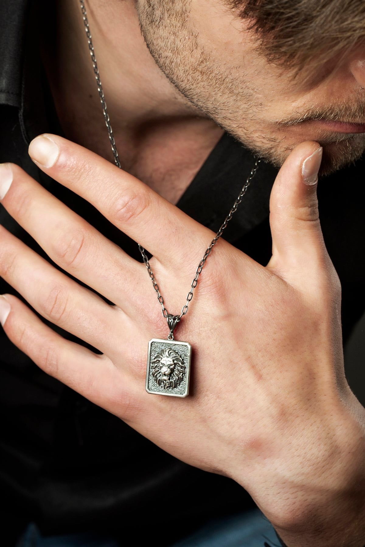 Gümüş Aslan Figürlü Erkek Kolye