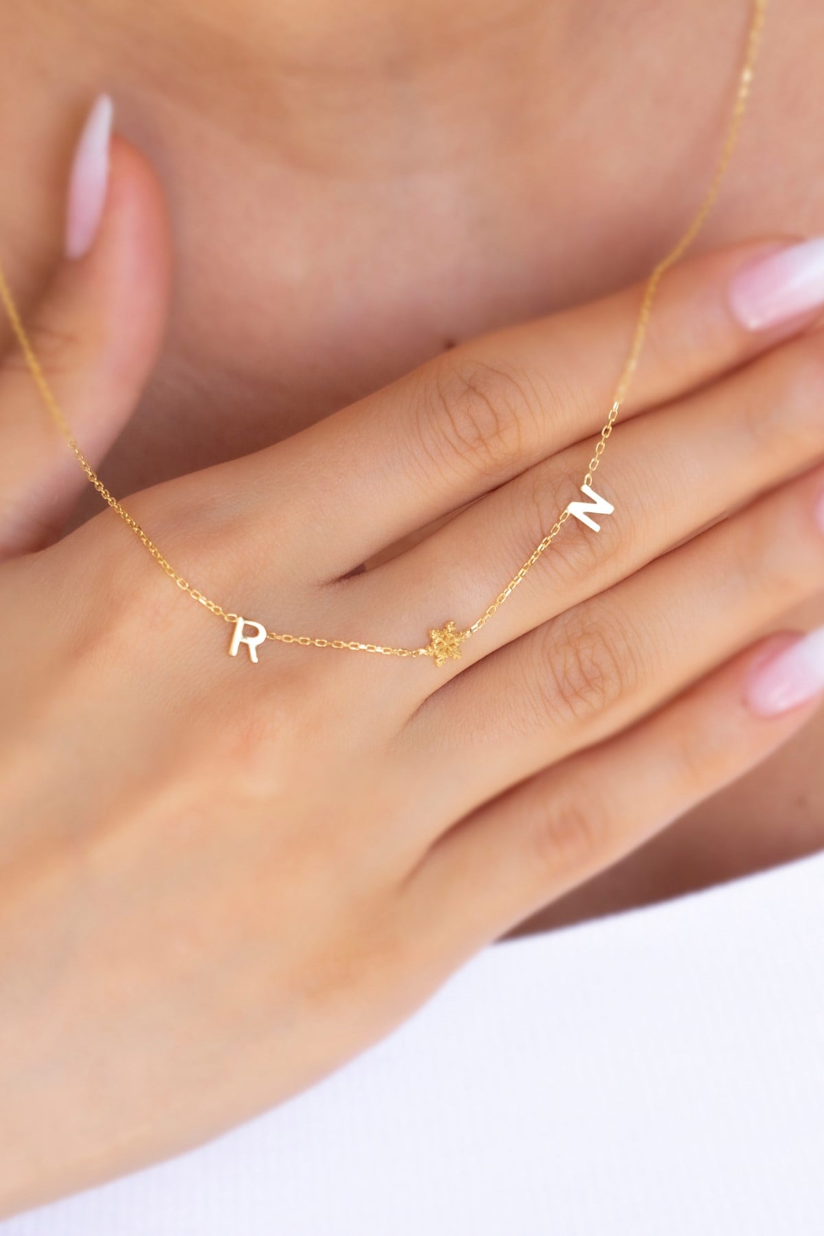 Gümüş Kar Tanesi Harf Kolye